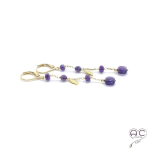 Boucles d'oreilles pierre naturelle améthyste violet sur une chaîne en plaqué or, longues