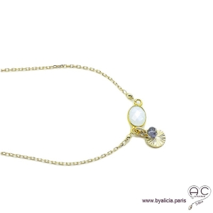 Collier pierre de lune avec une pampille médaille soleil et pierre naturelle, chaîne en plaqué or, création by Alicia