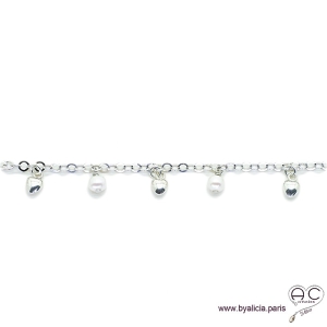 Collier avec breloques en perles de culture et petites coeurs sur une chaîne en argent 925 rhodié, création by Alicia