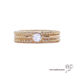 Bague solitaire, zirconium brillant sur anneau en plaqué or avec bordures torsadées, femme, intemporelle