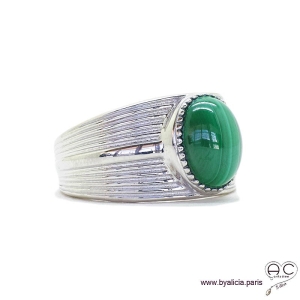 Bague avec malachite en cabochon sertie sur un anneau en argent massif rhodié, pierre naturelle verte, femme