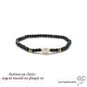 Bracelet spinelle noir et perle de culture blanche en plaqué or ou argent massif, élastique, création by Alicia