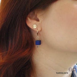 Boucles d'oreilles avec lapis-lazuli cube et plaqué or 3MIC, pierre naturelle bleue, pendantes, création by Alicia