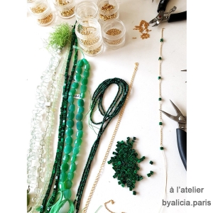 bijoux femme en malachite réalise à la main à l'atelier en France
