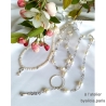Bracelet avec perles de culture blanche parsemée sur une chaîne maillon rond en argent massif rhodié, création by Alicia