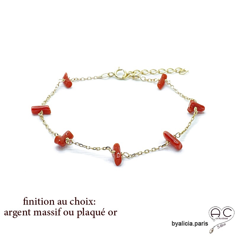 Bracelet avec corail véritable rouge, bâtonnets parsemée sur une chaîne fine, fait main, création by Alicia