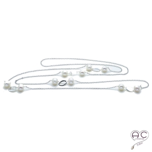Sautoir perles d'eau douce blanches et pastilles argent sur une chaîne en argent 925 rhodié, création by Alicia