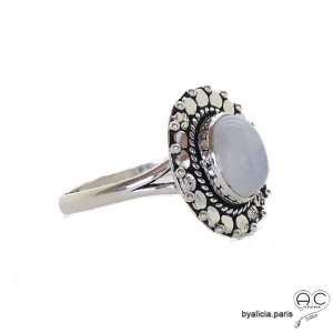 Bague pierre de lune cabochon sertie sur un ovale en argent massif perlé, anneau fin, pierre naturelle, femme