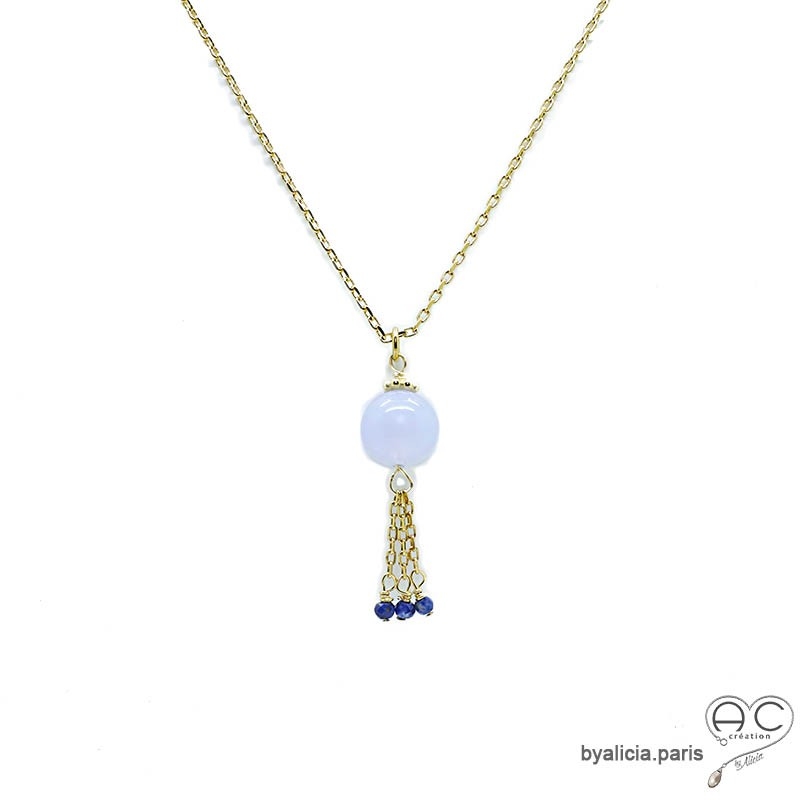 Collier, pendentif avec calcédoine bleue et pampille en chaînes plaqué or, fait main, création by Alicia