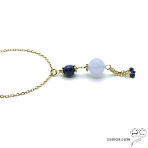 Collier, pendentif long avec calcédoine bleue et pampille en chaînes plaqué or, fait main, création by Alicia