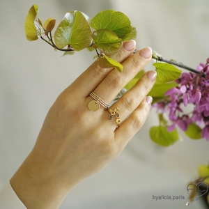 Bague EYMA avec petits citrines et labradorites sur un anneau fin ouvert en plaqué or, pierres naturelles, femme