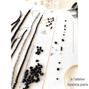 Collier, sautoir, onyx et spinelle noire, chaîne plaqué or, fin, fait main, création by Alicia