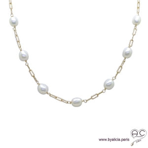 Collier avec perles de culture blanches parsemées sur une chaîne maillon rectangulaire en plaqué or 3MIC, création by Alicia