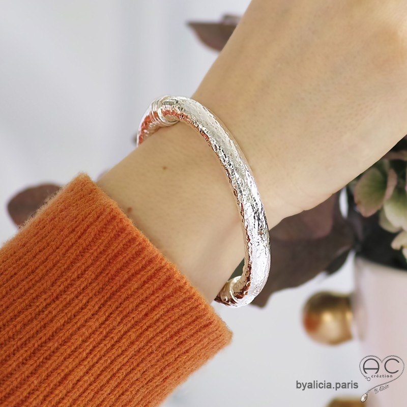Trendy bracelets 2020 - Fashion jewelry trendy cheap gifts | Silver  bracelets for women, Circle bracelet, Fashion jewelry necklaces silver