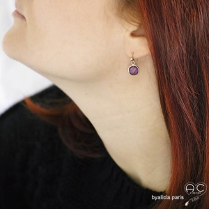 Boucles d'oreilles améthyste et plaqué or, pierre naturelle violette, pendantes, fait main, création by Alicia