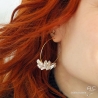 Créoles avec perles naturelles Keshi en forme de pétales, boucles d'oreilles faits main, création by Alicia