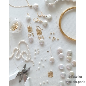 Collier perle baroque entouré des petites perles de culture, argent massif, fait main, création by Alicia