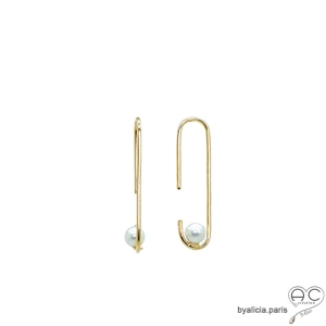 Boucles d'oreilles créoles ovales en plaqué or avec perle nacrée 