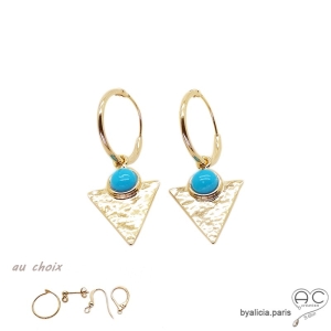 Boucles d'oreilles créoles avec un triangle martelé serti de turquoise en cabochon, plaqué or, femme