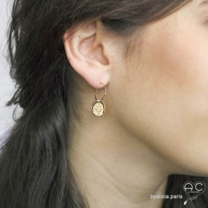 Boucles d'oreilles avec médaille gravée d'une étoile du Nord en plaqué or, choix des différentes attaches