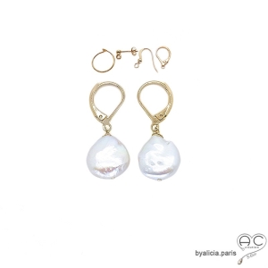 Boucles d'oreilles  avec perle baroque naturelle, ronde, plate, plaqué or, pendantes, fait main, création by Alicia
