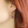 Boucles d'oreilles rubis, plaqué or ou argent, petites, pendantes, pierre naturelle, fait main, création by Alicia