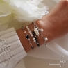 Bracelet avec breloques en perles de culture et petites coeurs, chaîne en argent 925 rhodié, création by Alicia