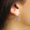 Boucles d'oreilles petites créoles ouvertes avec ses rondelles serties de zirconium blanc en argent 925 rhodié, tendance