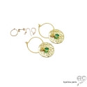 Boucles d\'oreilles agate verte sur une médaille martelé en plaqué or, mini créoles, fait main, création by Alicia