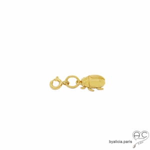 Breloque petit scarabée en plaqué or pour les bracelets et les colliers en chaînes gros maillons, créations by Alicia