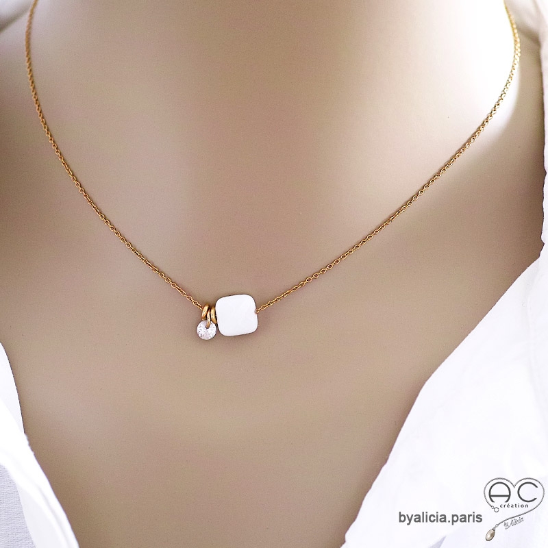 Collier blanc femme agate blanche petit brillant chaîne plaqué or ras du cou délicat raffiné artisanal fait main en France