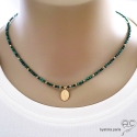 Collier fin malachite avec une médaille vintage plume, pierre naturelle verte et plaqué or, ras de cou, création by Alicia