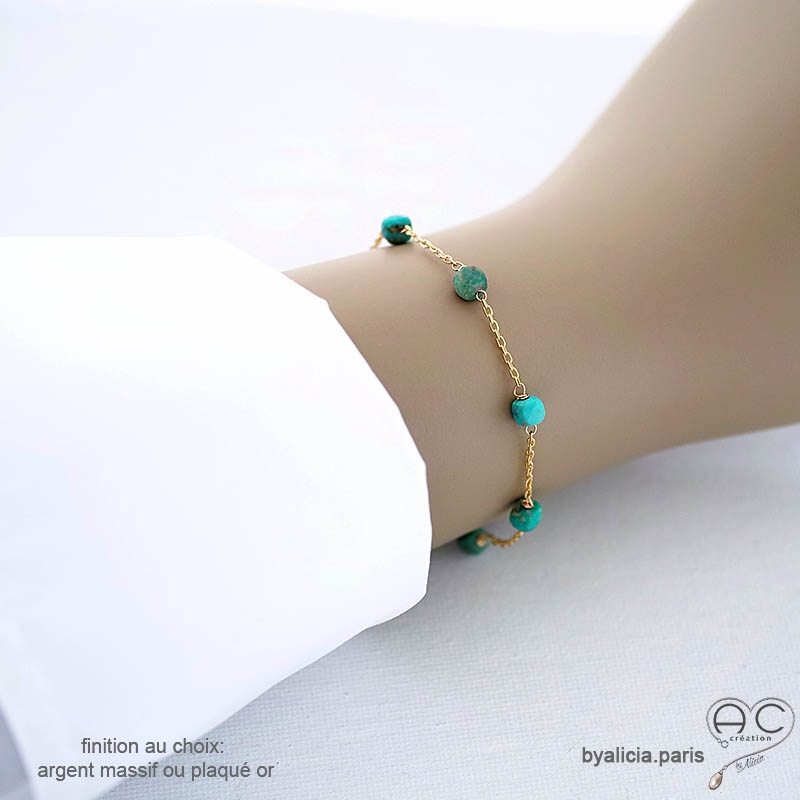 Bracelet turquoise véritable en cube facetté parsemée sur une chaîne fine plaqué or ou argent , création by Alicia