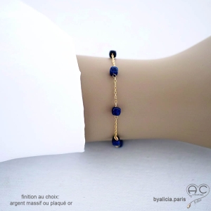 Bracelet avec lapis-lazuli en cube parsemée sur une chaîne fine plaqué or 3MIC ou argent, pierre naturelle, création by Alicia