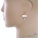 Boucles d\'oreilles perles de culture baroques bâton et  calcédoine bleue, plaqué or, pierre naturelle, création by Alicia