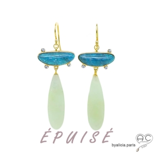 Boucles d'oreilles longues gouttes en new jade et demi-lune en apatite, argent massif doré à l'or fin 18K, pendantes, uniques