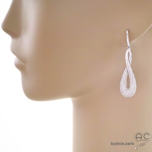 Boucles d'oreilles pendantes longues en brillants oxydes de zirconium serties sur argent massif précieuses joaillerie