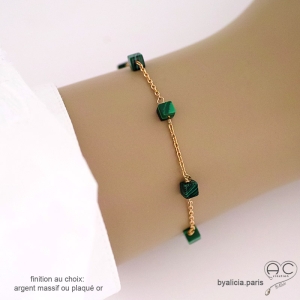 Bracelet avec malachite en cube parsemée sur une chaîne fine plaqué or ou argent, pierre naturelle, création by Alicia