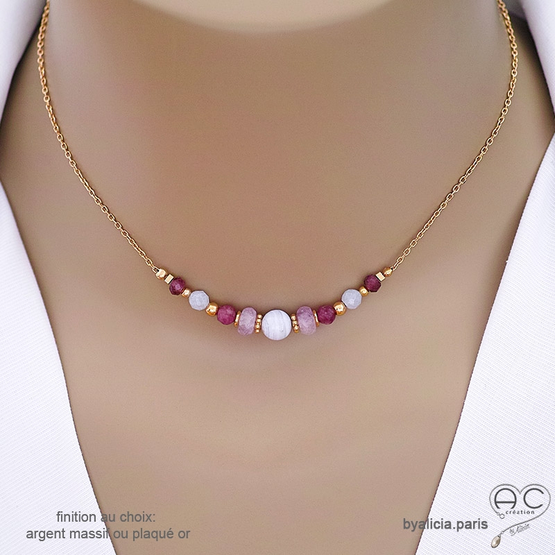 Collier avec calcédoine bleue, améthyste et tourmaline rose sur une chaîne fine, fait main, création by Alicia