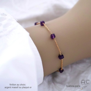 Bracelet violet femme améthyste en cube facetté parsemée sur une chaîne fine plaqué or ou argent , création by Alicia