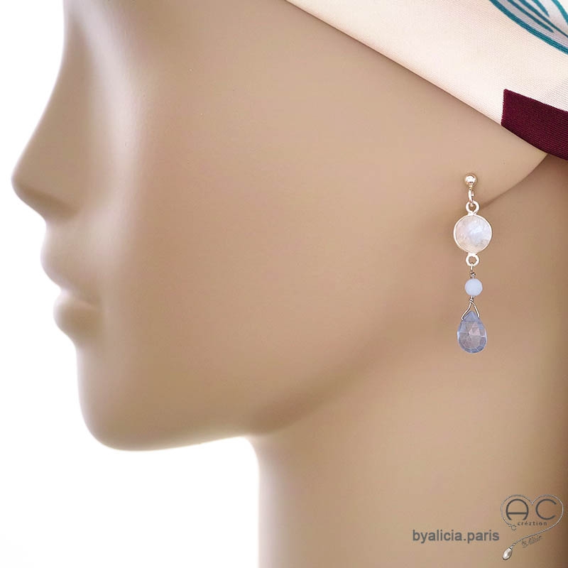 Boucles d'oreilles pierre de lune et saphir d'eau, argent massif, fait main, création by Alicia Boucles d'oreilles pierre de lune et saphir d'eau, argent massif, fait main, création by Alicia