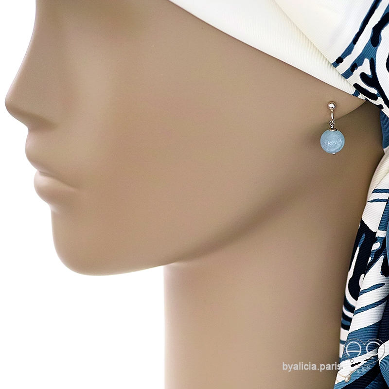 boucles d'oreilles bleues femme en argent et pierre aigue marine réalisées à la main en France boucles d'oreilles bleues femme en argent et pierre aigue marine réalisées à la main en France