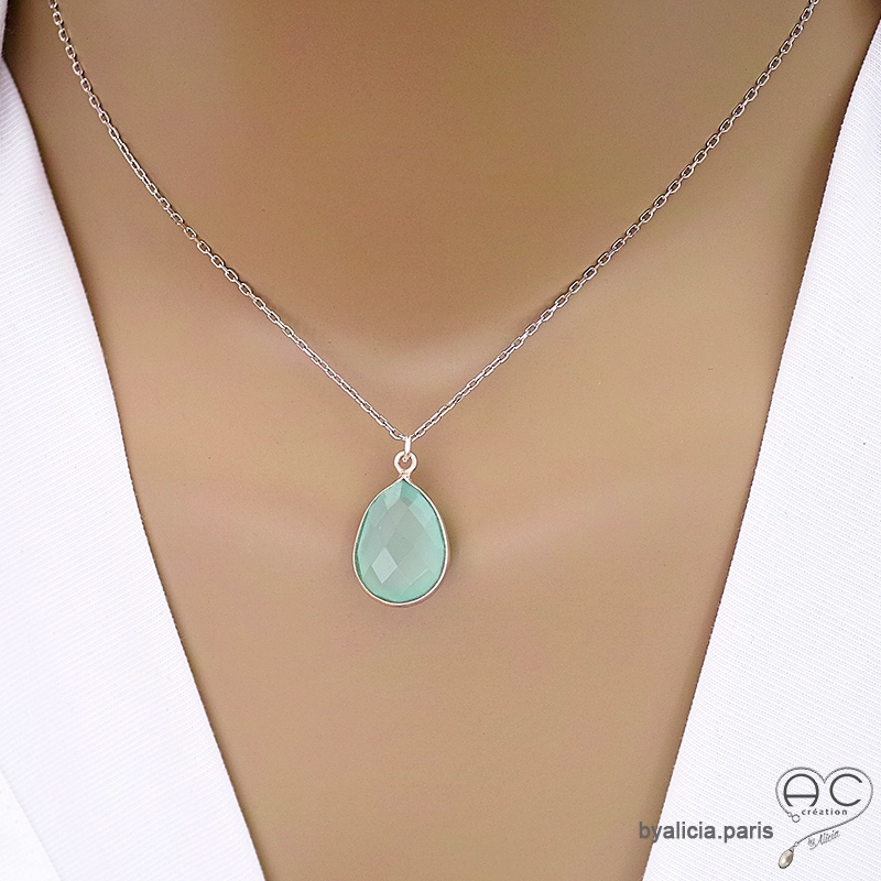 ras de cou avec pendentif vert clair en pierre naturelle calcédoine aqua et argent ras de cou avec pendentif vert clair en pierre naturelle calcédoine aqua et argent