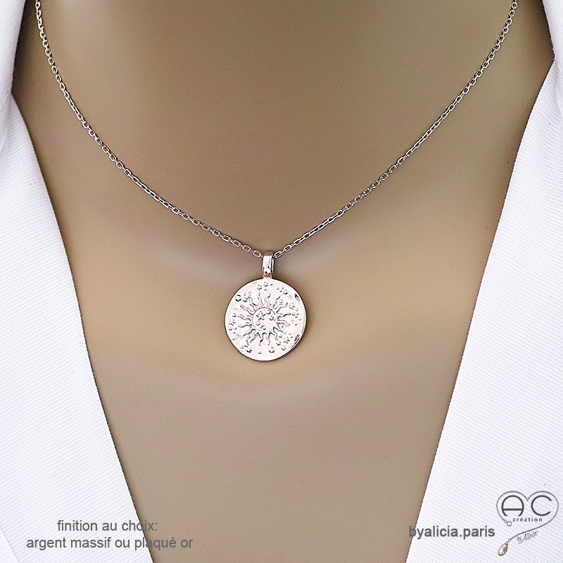 pendentif médaille avec le soleil et les étoiles en argent, ras du cou femme pendentif médaille avec le soleil et les étoiles en argent, ras du cou femme