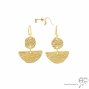 Boucles d'oreilles pendantes avec demi-lune et petit rond en plaqué or martelé
