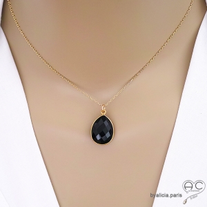 Collier pendentif onyx noire, ras de cou plaqué or avec une goutte noire, création by Alicia