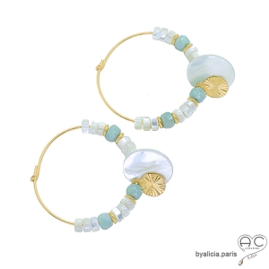 créoles blanches en nacre et plaqué or boucles d'oreilles femme tait main