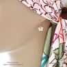 Petites créoles avec étoile en nacre blanche boucles d'oreilles femme eo plaqué or ou en argent fait sur mesure à la main