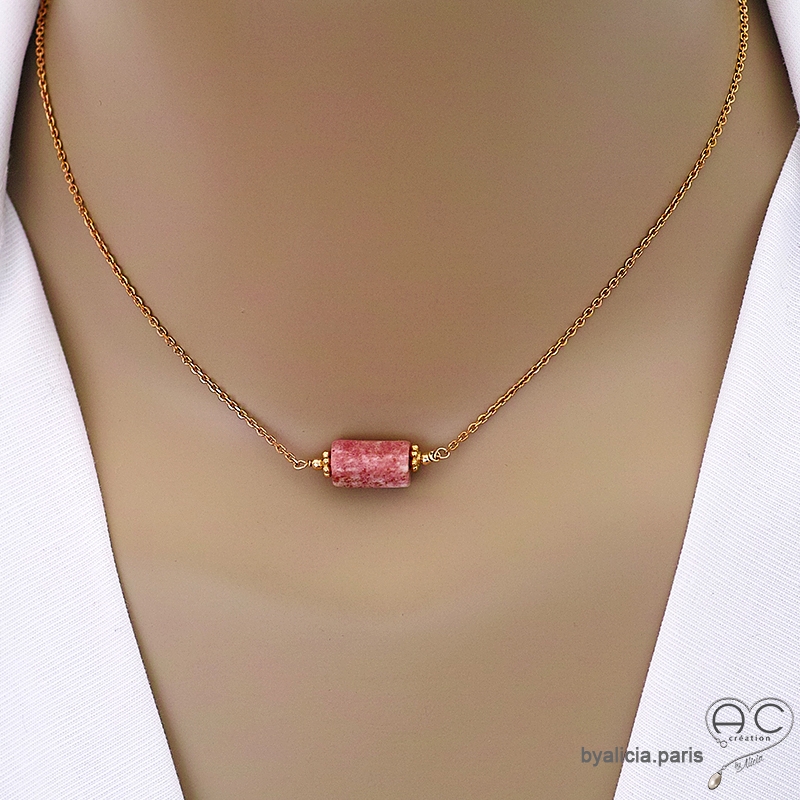 Collier avec rhodochrosite et plaqué or, pierre semi-précieuse rose, fait main, création by Alicia Collier avec rhodochrosite et plaqué or, pierre semi-précieuse rose, fait main, création by Alicia