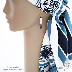 boucles d'oreilles longues en perle de culture baroque et pierre bleue saphir d'eau